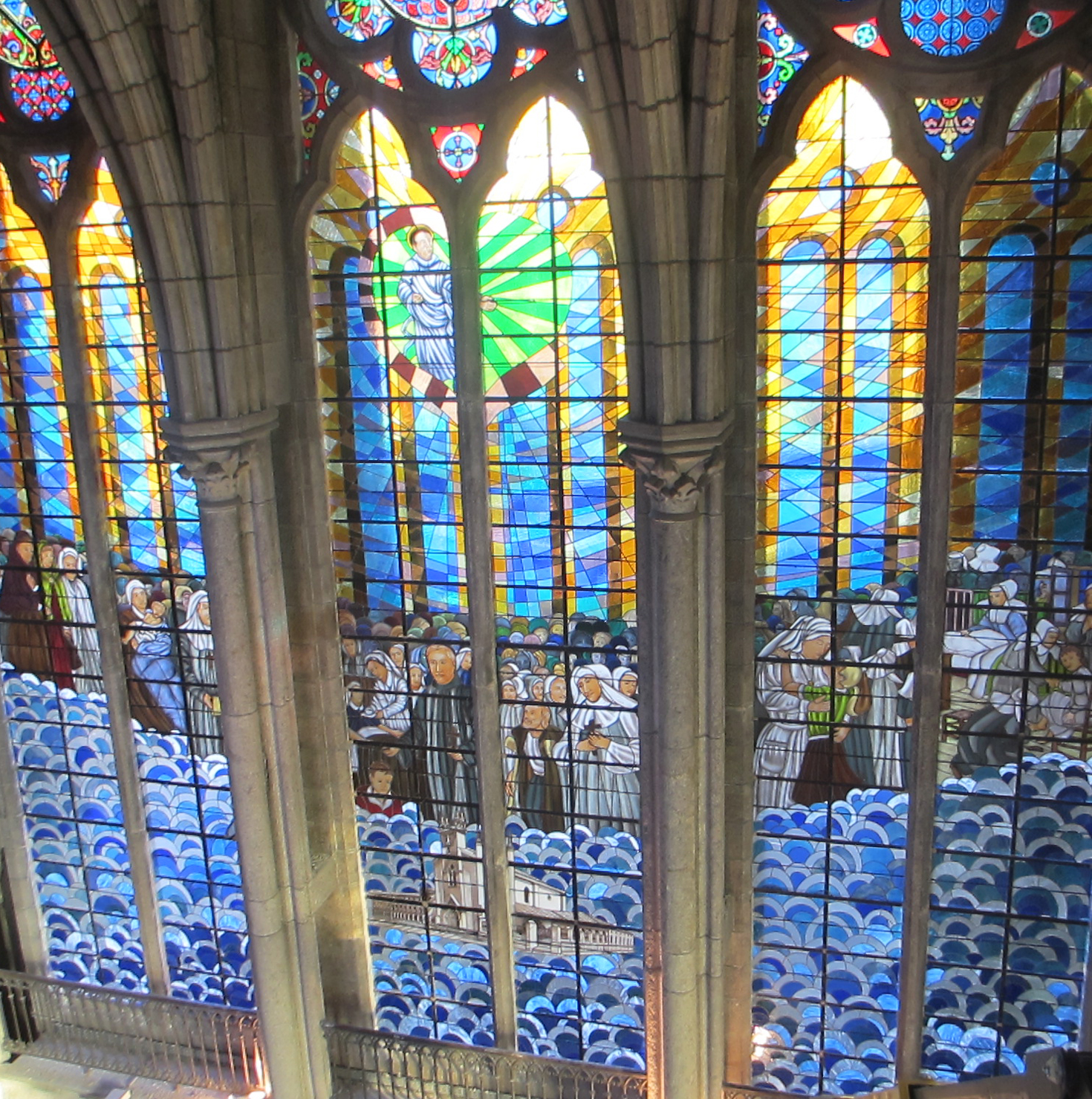 Création vitrail cathédrale